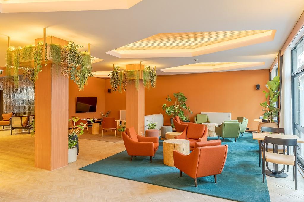 The Editory Garden Carmo Funchal, Heller und einladender Lobby-Bereich des Hotels auf Madeira