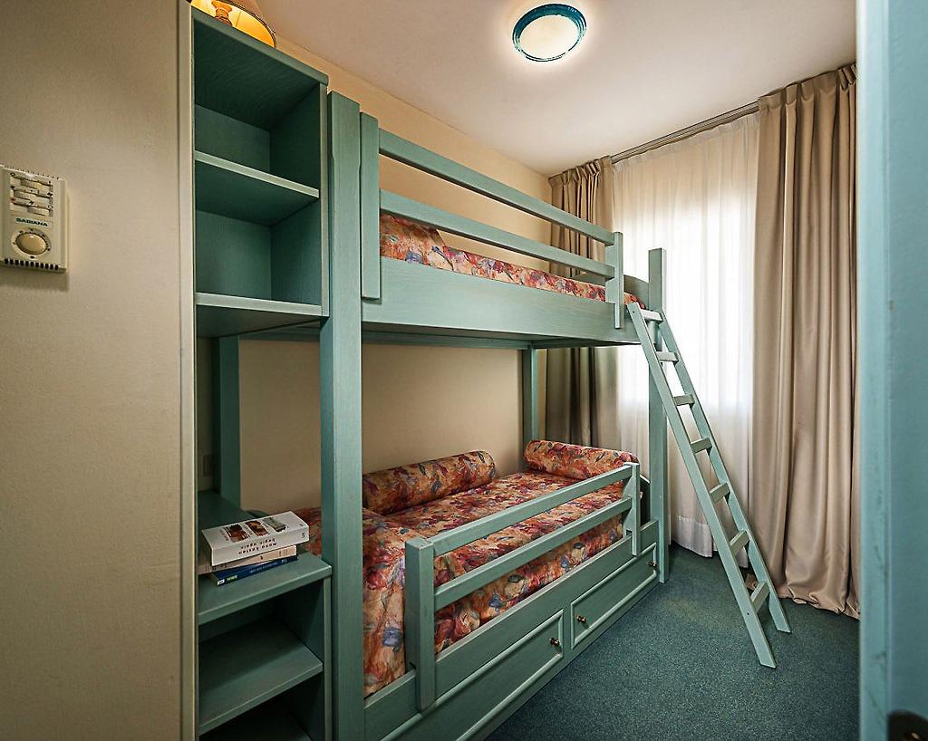 Hotel Salus, Familienzimmer mit zusätzlichem Etagenbett für Kinder in der Region Venedig