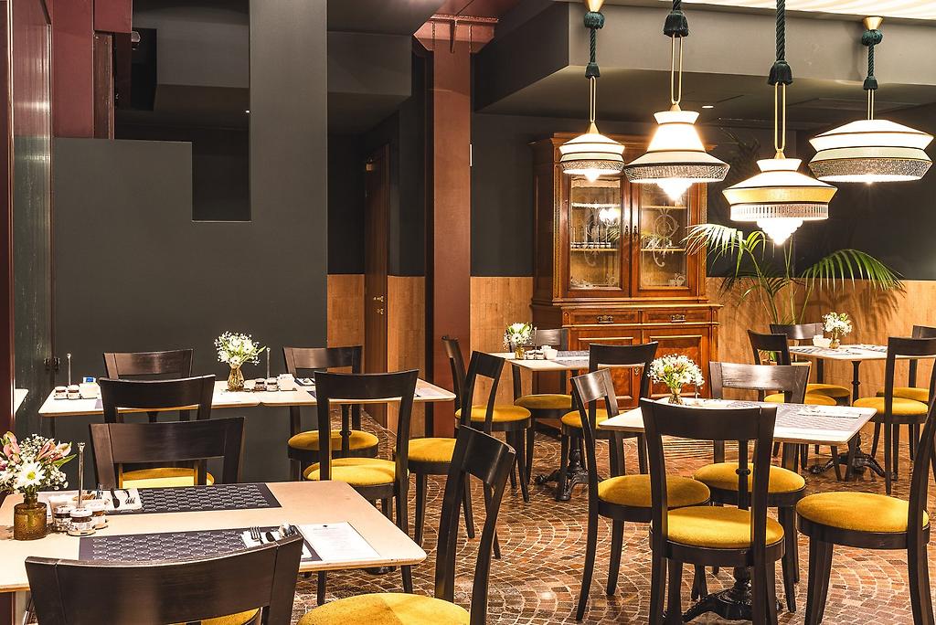 Casa d’Este, Helles Hotelrestaurant mit modernem Design in Bologna