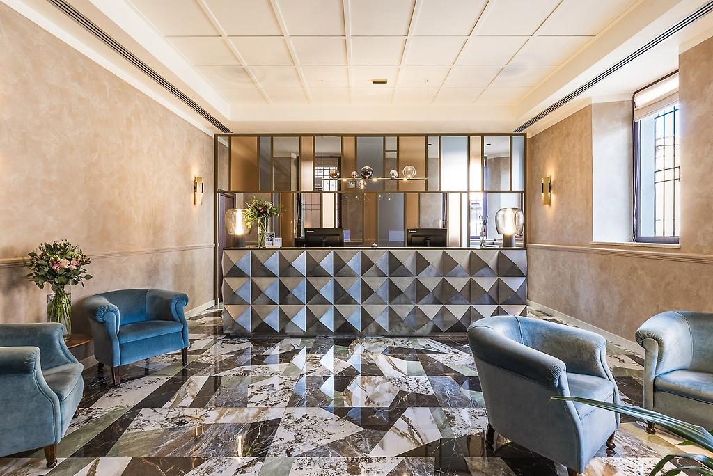 Casa d’Este, Rezeption und Empfangsbereich des Hotels in Bologna