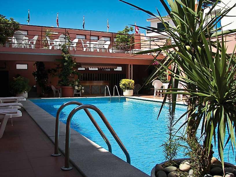 Hotel Meira, Pool und Terrasse