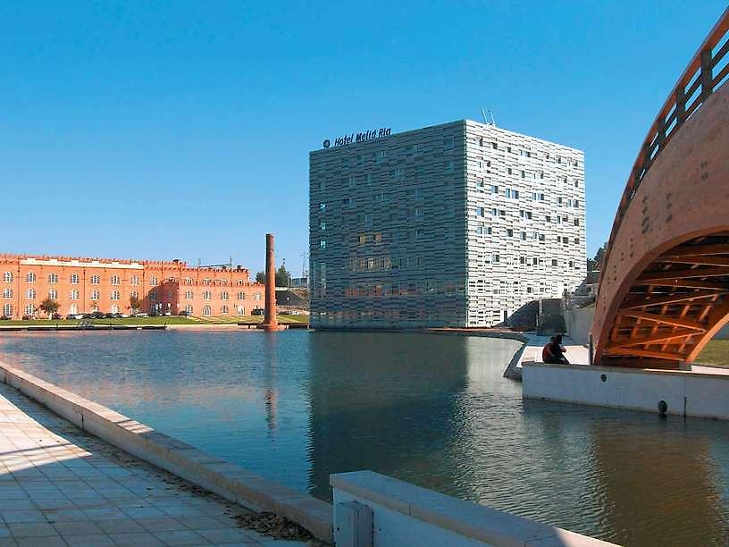 Meliá Ria Hotel & Spa, Hotelgebäude