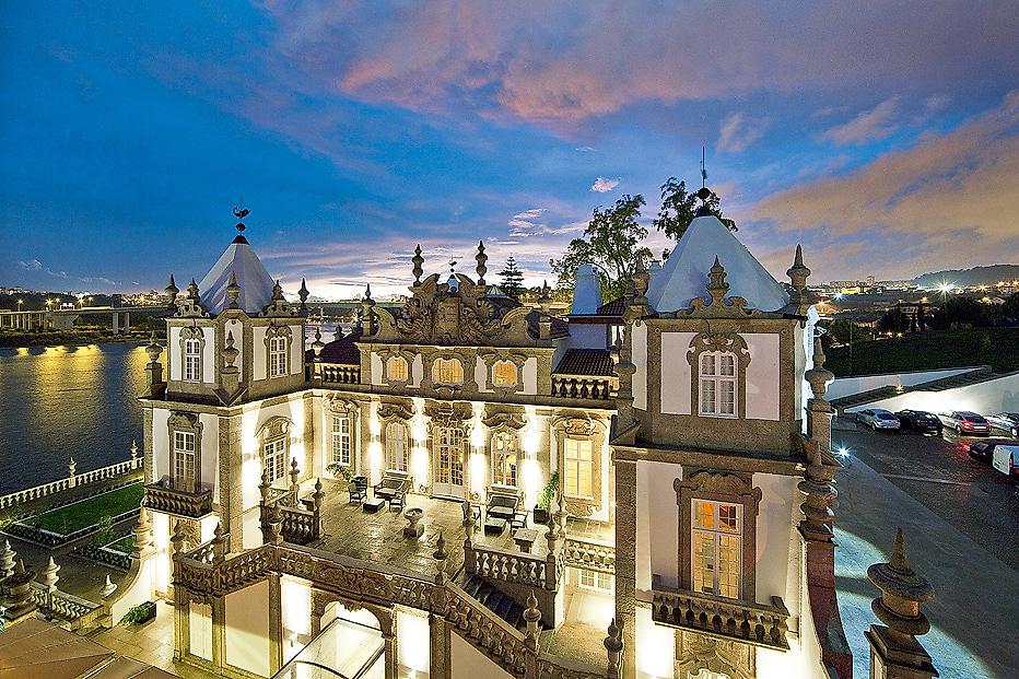 Pestana Palácio do Freixo – Pousada & National Monument, Hotel bei Nacht