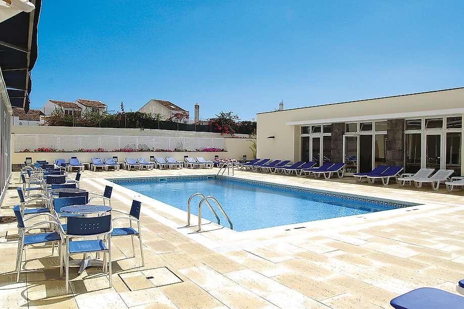 MS Vila Nova, Pool