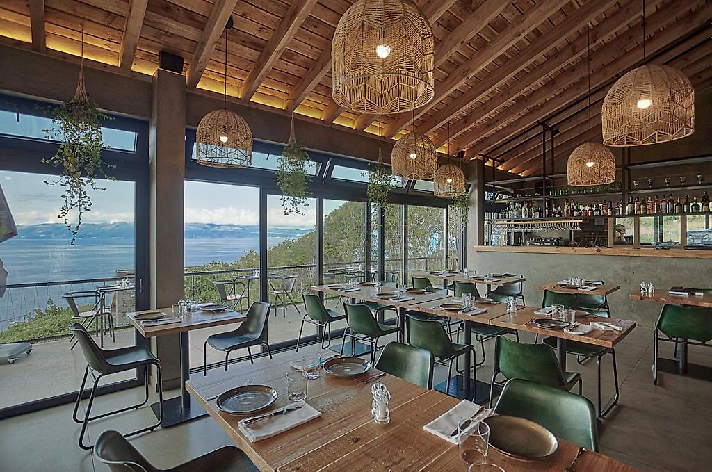 Lava Homes, Restaurant/Gastronomie