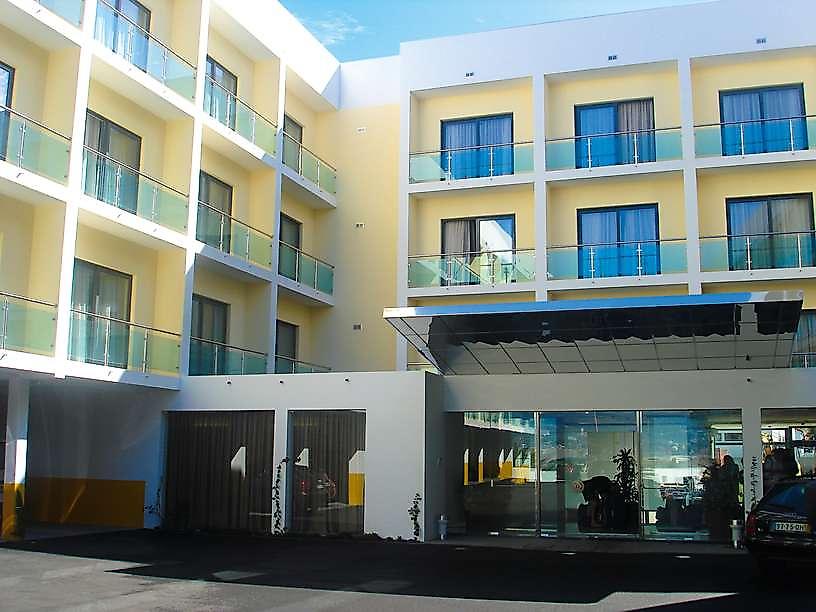 Hotel Caravelas, Eingang