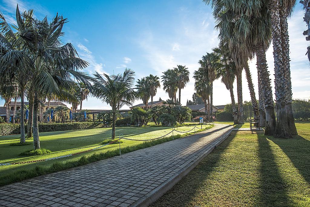 Lantana Resort Hotel & Apartments,