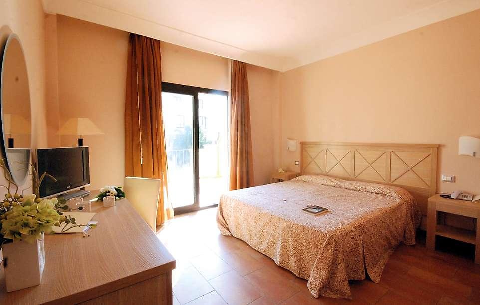 Mahara Hotel, Standard