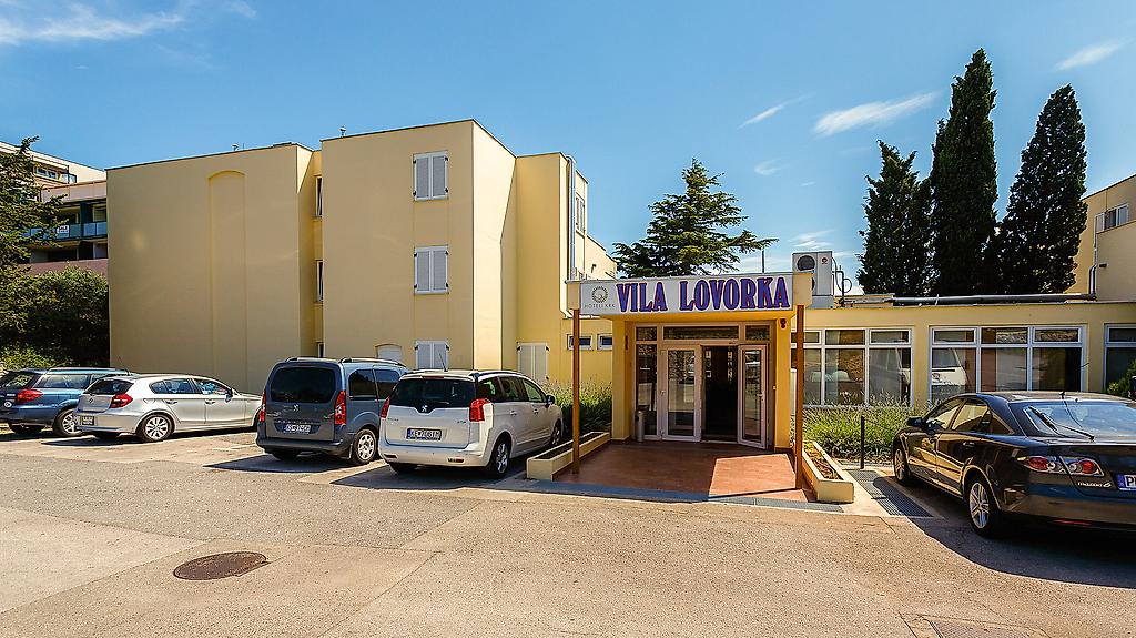 Hotel Resort Dražica – Villa Lovorka, Resort/Hotelanlage