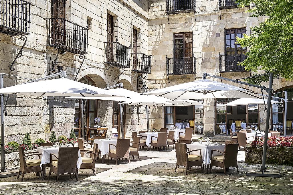 Parador de Santillana Gil Blas, Resort/Hotelanlage