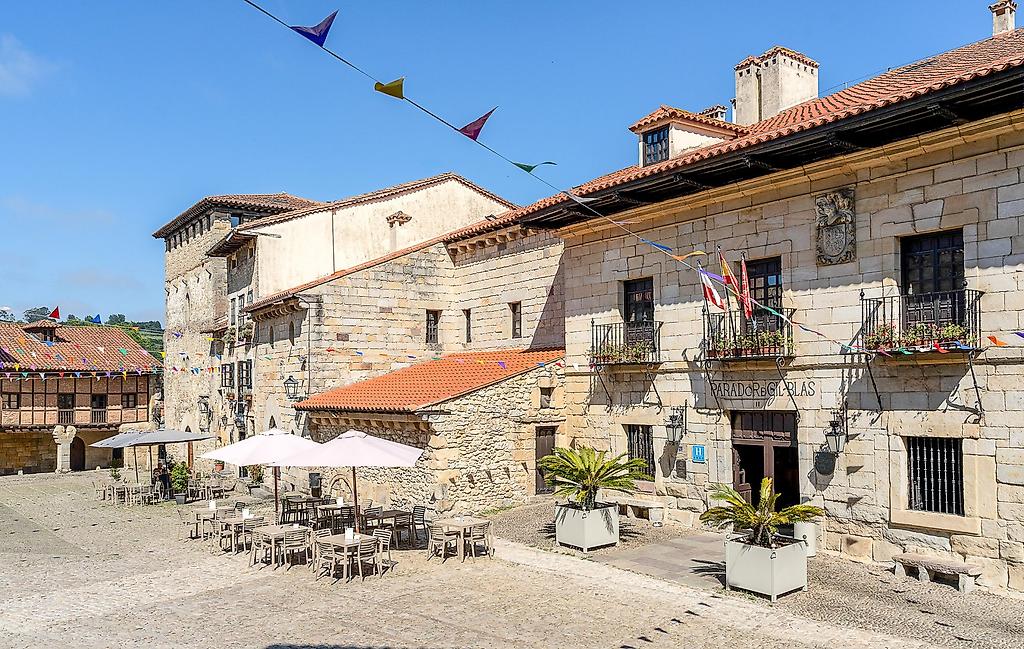 Parador de Santillana Gil Blas, Allgemeines Panorama oder Gebäudeansicht in Santander.