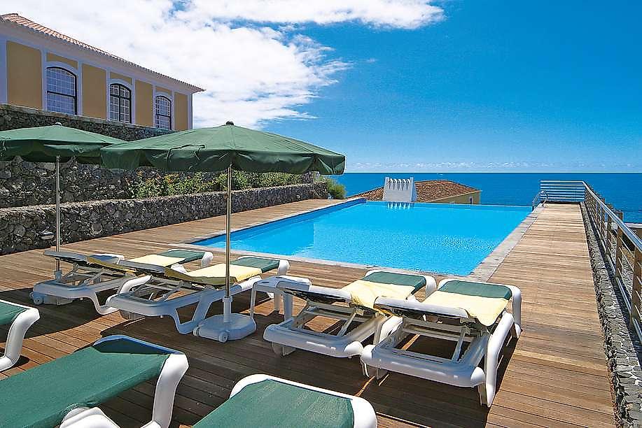 Quinta de Nossa Senhora das Mercês, Pool und Sonnenliegen