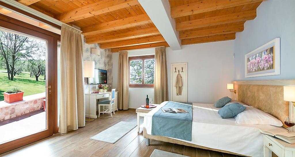 Borgo Romantico, Deluxe