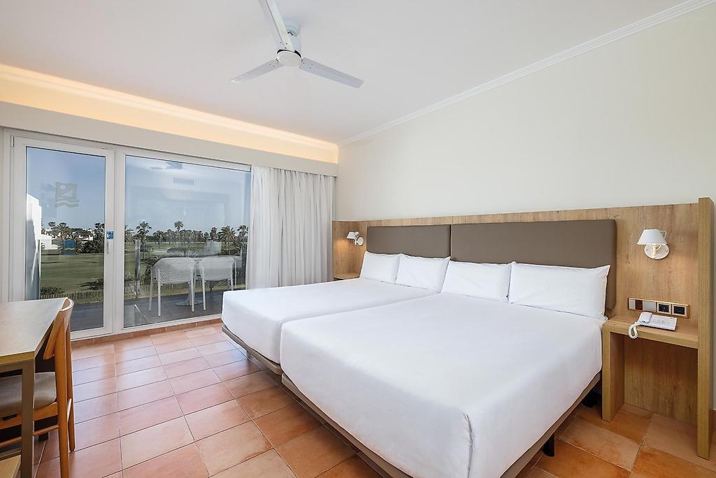 Hotel Playaballena, Standard