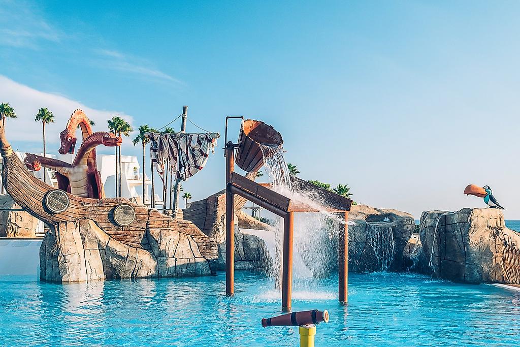 Iberostar Waves Royal Andalus, Kinderbecken der Hotelanlage nahe Jerez mit flachem Wasser