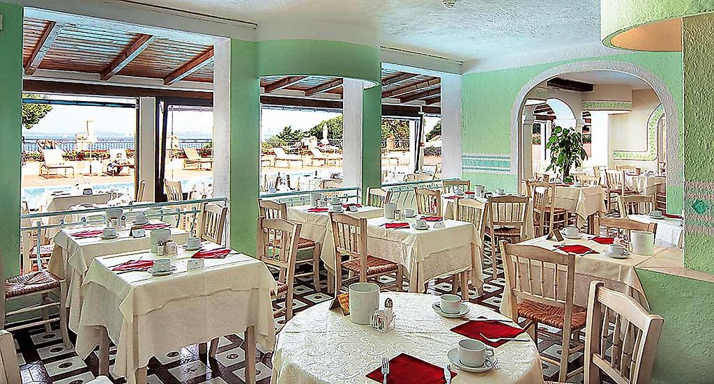 Grand Hotel Smeraldo Beach, Restaurant/Gastronomie