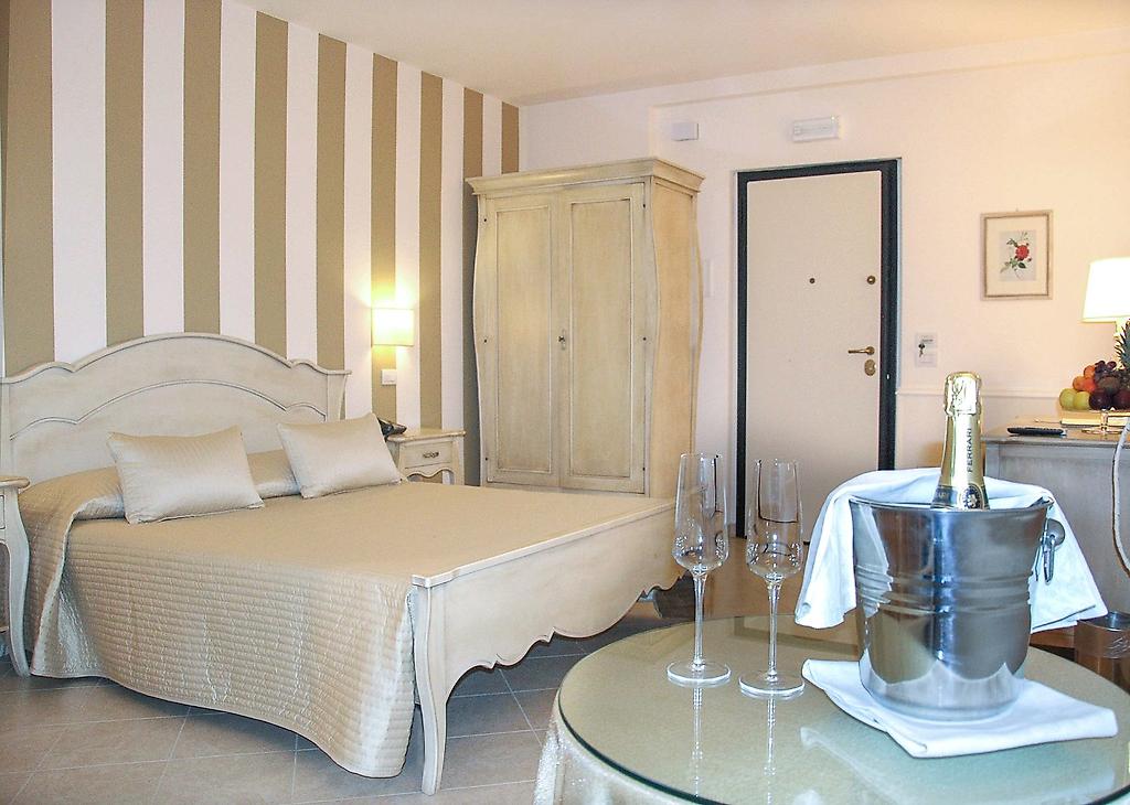 Alcantara Resort, Geräumiges Superior-Zimmer mit erweiterter Ausstattung und modernem Komfort.