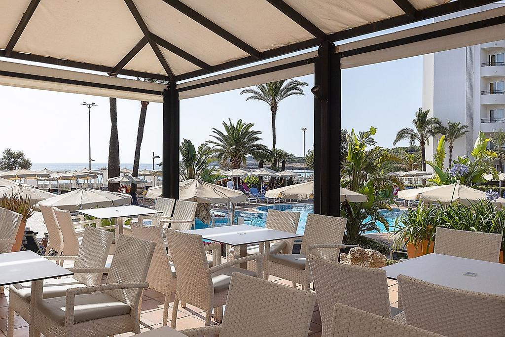Hipotels Hipocampo Playa, Moderne Bar mit Außenterrasse.