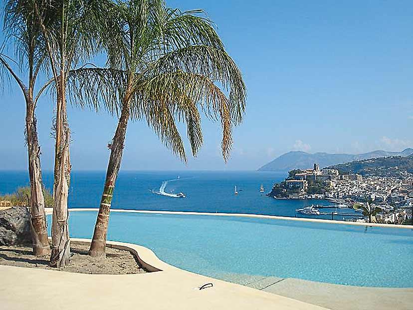 Hotel Villa Enrica, Pool mit Blick zum Meer