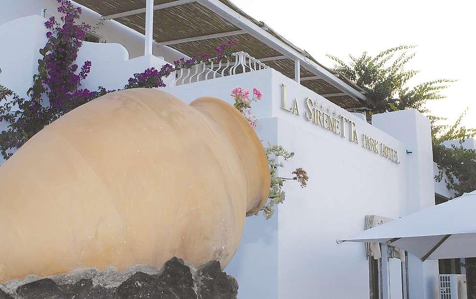 La Sirenetta Park Hotel, große Tonvase