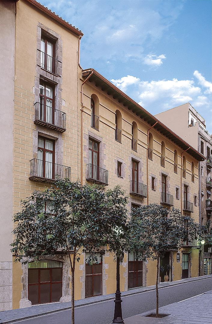 Catalonia Born, Resort/Hotelanlage