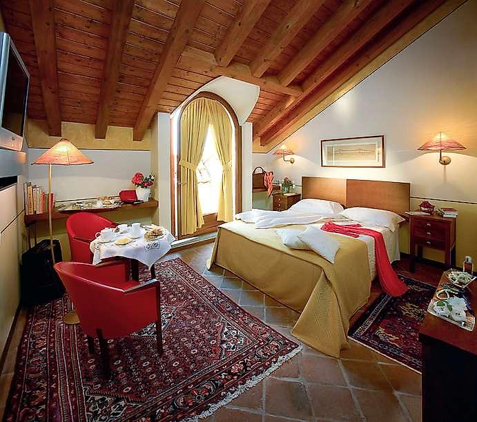 Albergo dell’Agenzia, Standard