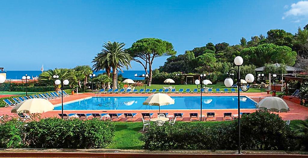 Hotel Desirée, Pool/Poolbereich