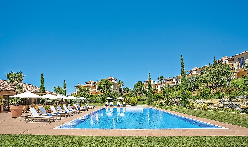 Monte Rei Golf & Country Club, Reihenvillen mit Eingangsbereich und Garten