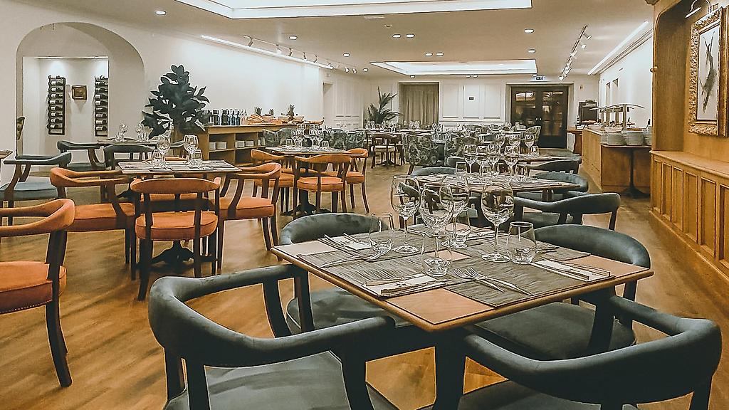 AP Dona Aninhas, Restaurant/Gastronomie