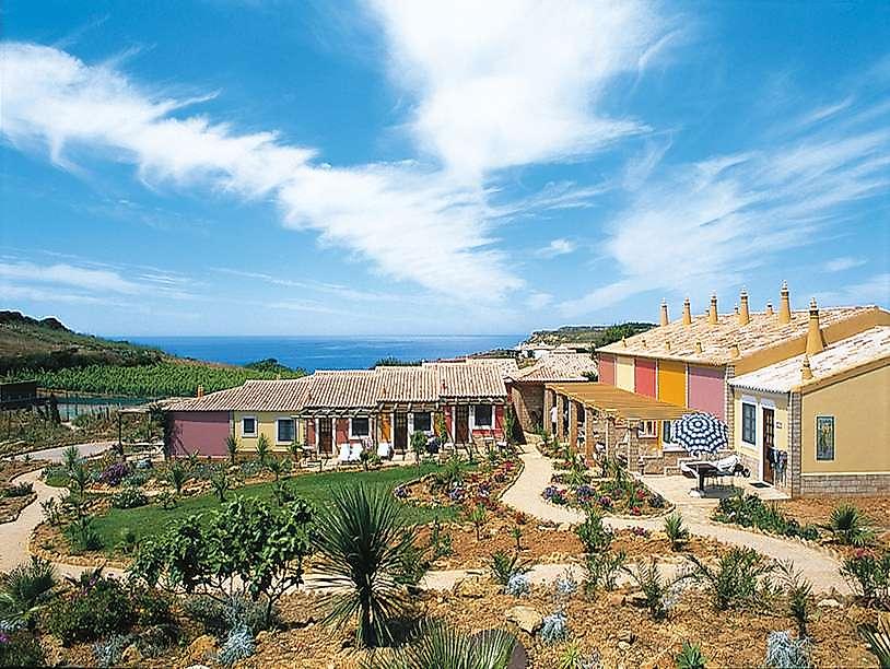 Quinta do Mar da Luz, Blick vom Garten auf das Hotel