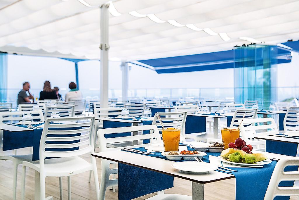 Carvi Beach Hotel, Restaurant/Gastronomie