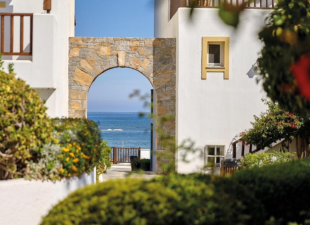 Alexander Beach Hotel & Village Resort,