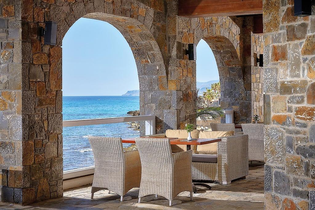 Alexander Beach Hotel & Village Resort, Restaurant/Gastronomie