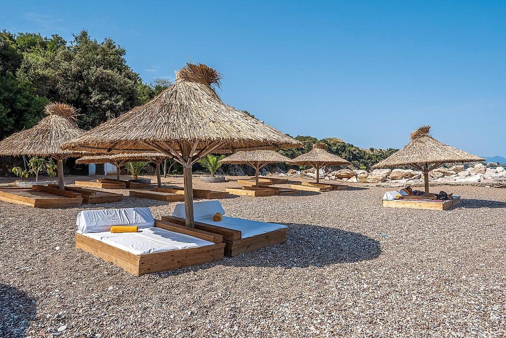 Sunrise Village Beach Hotel, sonstige