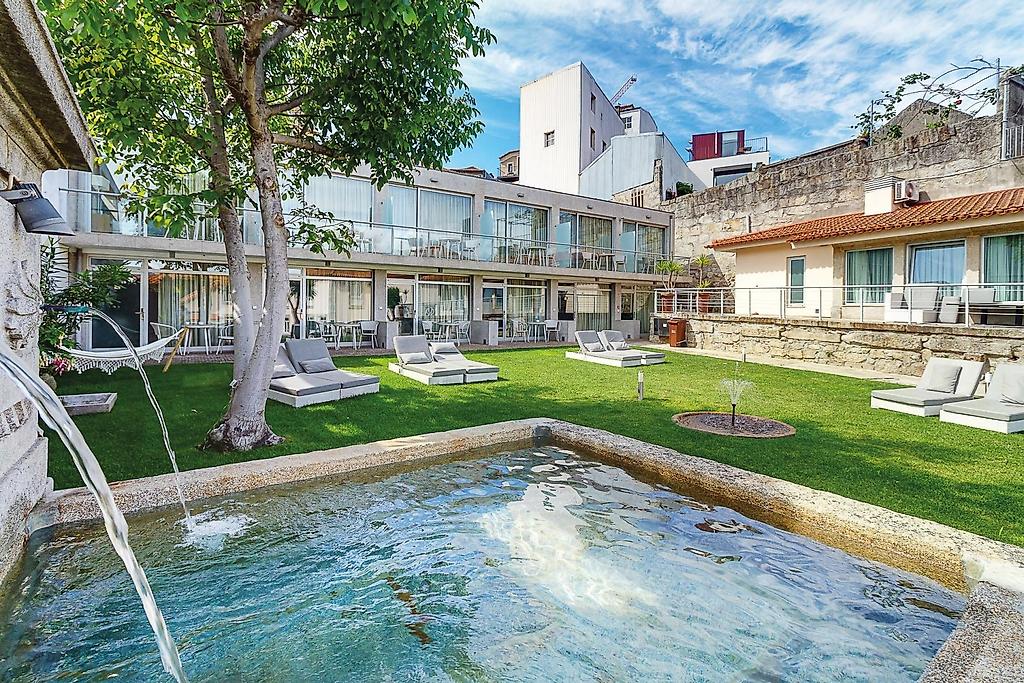 OCA Flores & Vitoria Village,