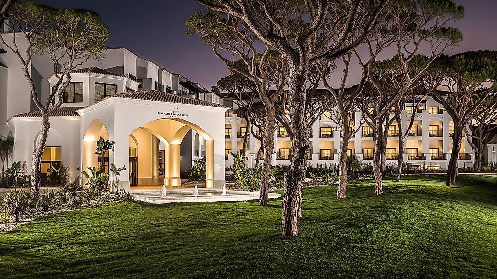 Pine Cliffs Ocean Suites, a Luxury Collection Resort & Spa, Resort/Hotelanlage