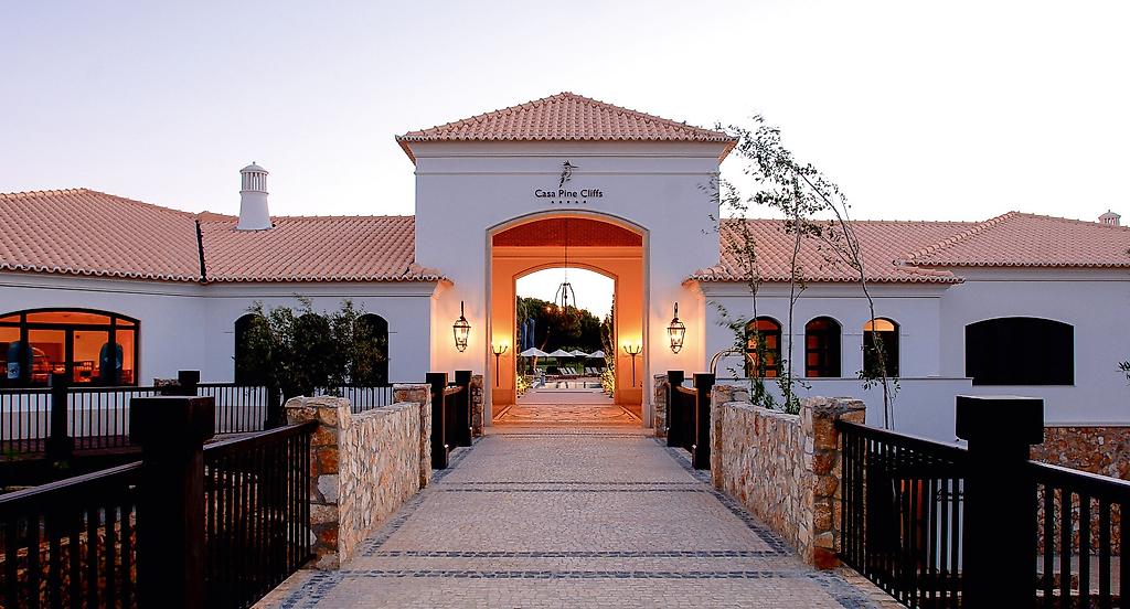 Pine Cliffs Residence, a Luxury Collection Resort, Resort/Hotelanlage
