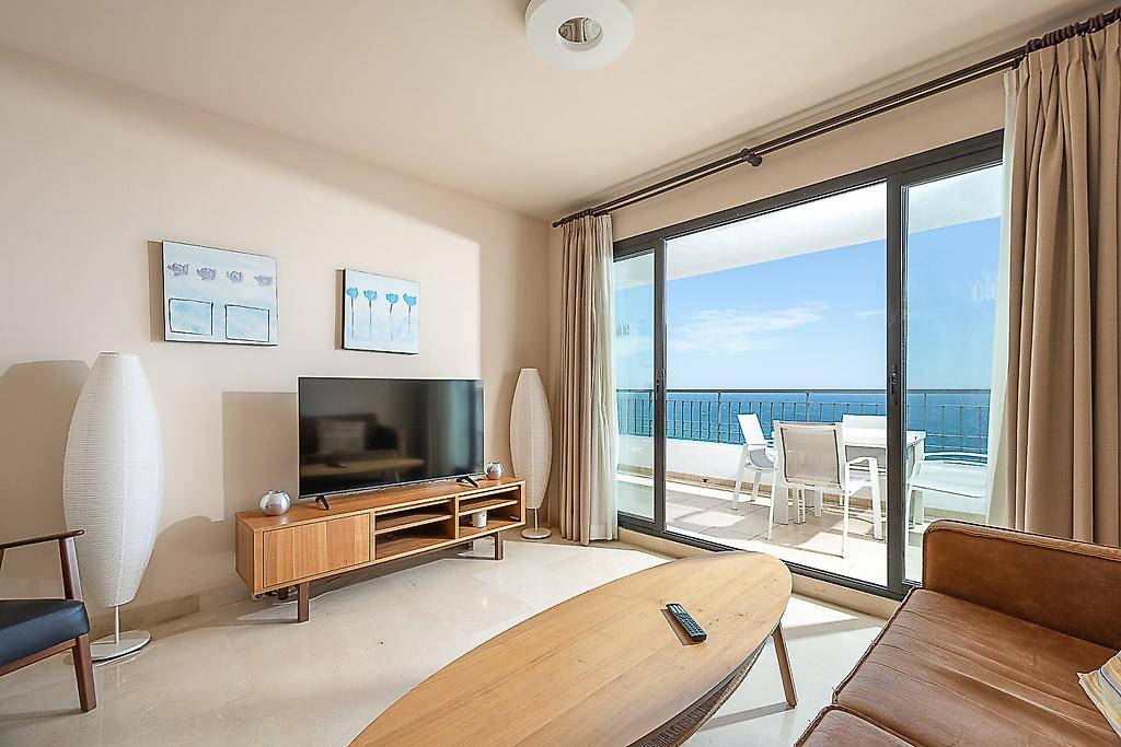 Olée Nerja Holiday Rentals, Apartment mit direktem Zugang oder Blick auf den Poolbereich.