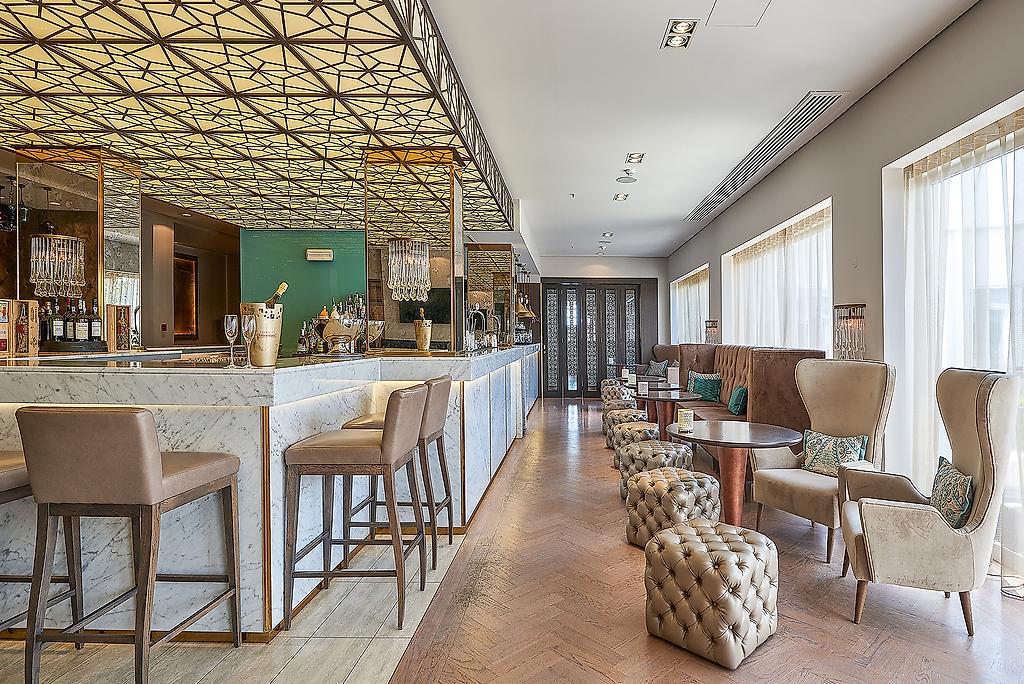 Dona Filipa Hotel, Duques Bar