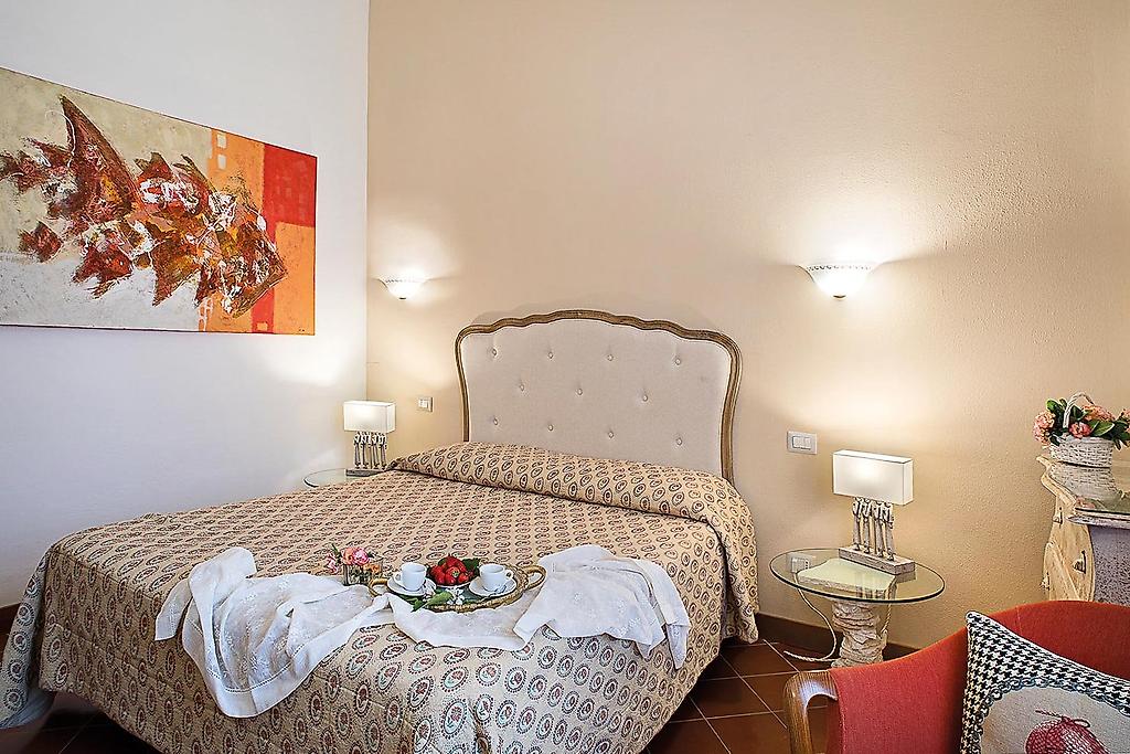 Borgo Tre Rose, Studio