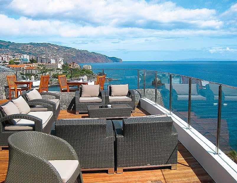 Hotel Regency Cliff, Sitzbereich auf der Terrasse
