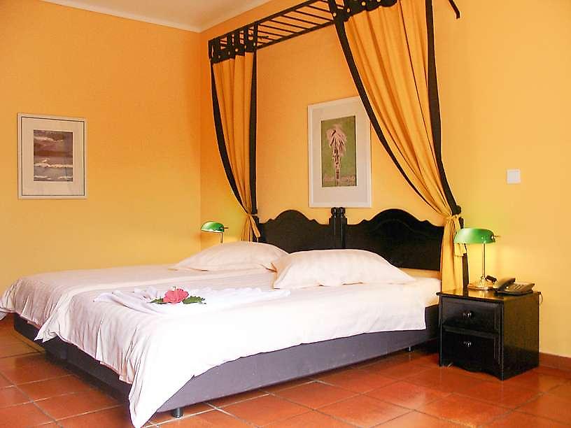 Inn & Art Gallery Hotel, Doppelzimmer mit Fliesenboden