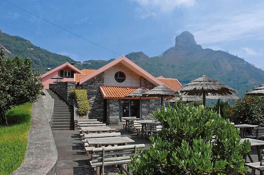 Valley View Hotel Encumeada, Hotel mit Bergen