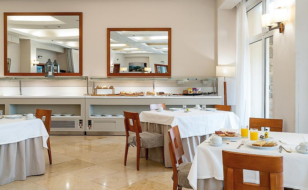 Parador de Jávea, Restaurant/Gastronomie