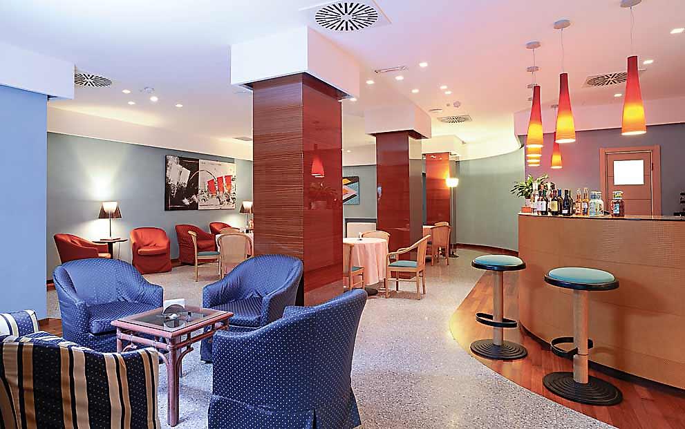 Grand Hotel Spiaggia, Bar mit Sitzmöglichkeiten