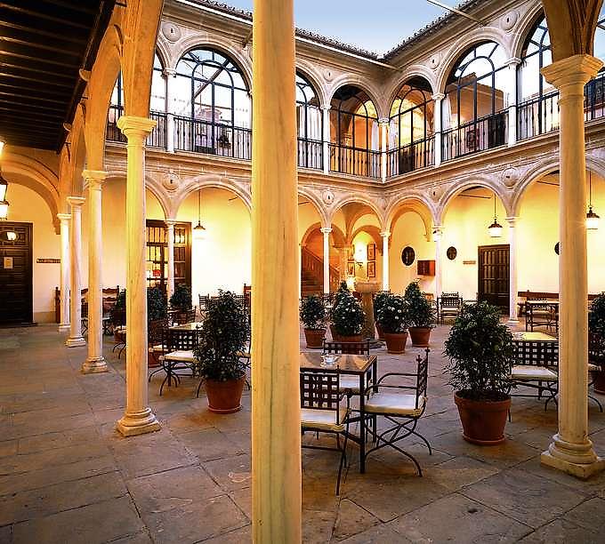 Parador de Úbeda, Innenhof