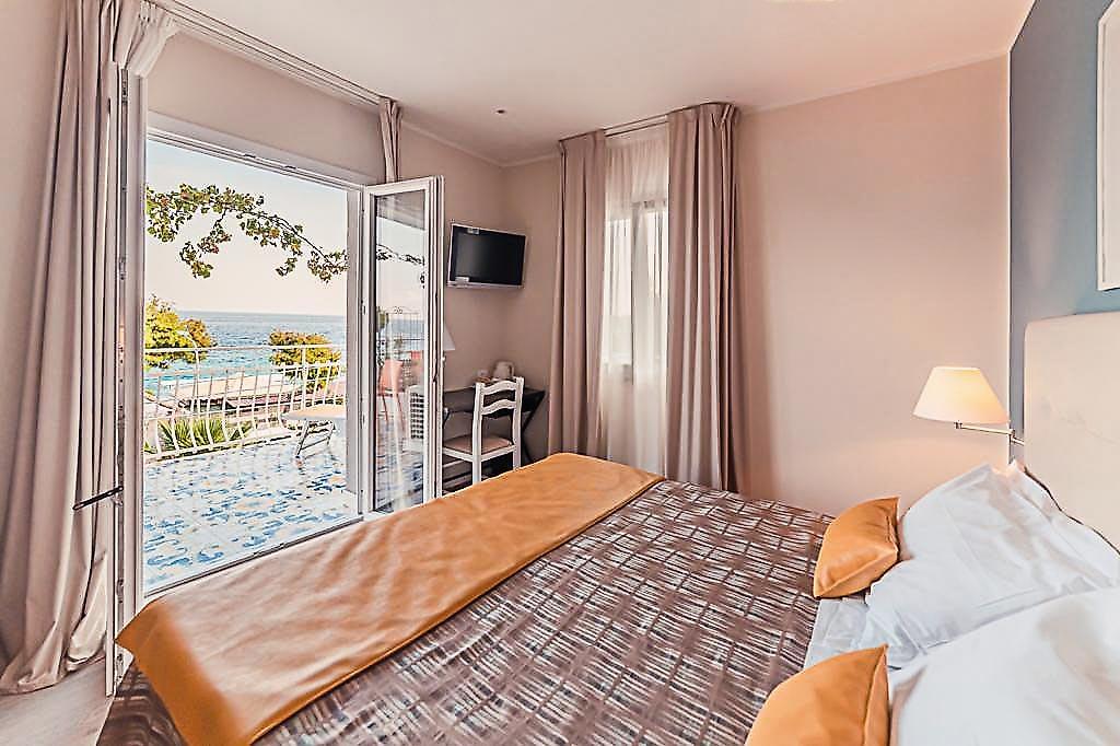 Hotel Rivage, Deluxe