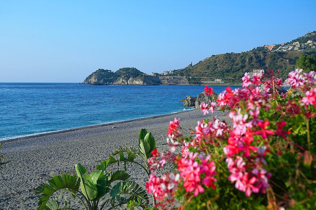 Hotel Caparena, Aussicht auf den nahegelegenen Strand und das Meer.