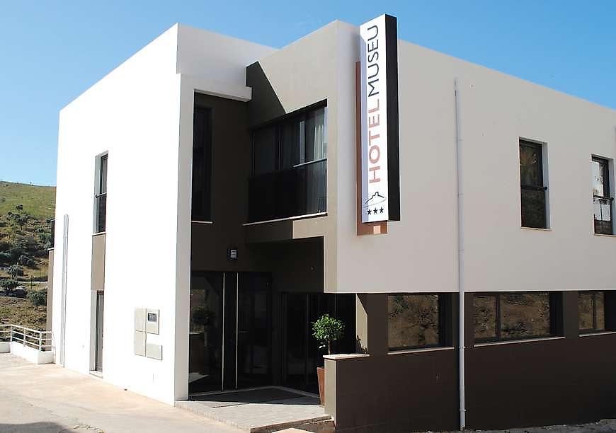 Hotel Museu, Hotel