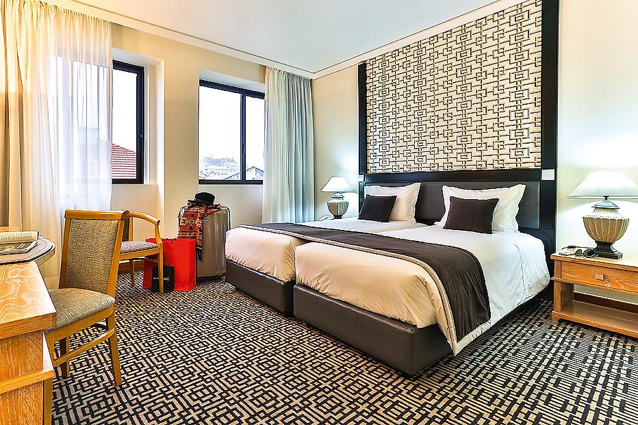 Hotel Mundial, Standard